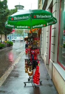 瑞士琉森街上的小商品商店图片