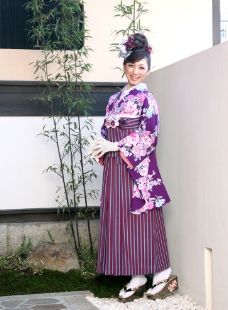 日本展示日本女人户外展示和服图片