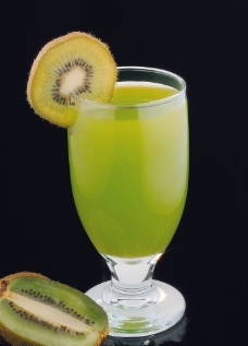 果汁猕猴桃汁鲜榨动感饮料图片