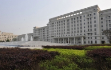 电子科技大学清水河校区主楼喷泉图片